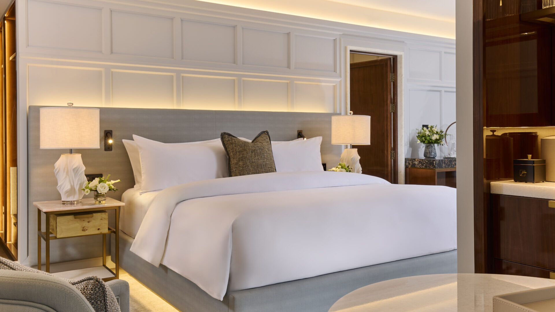 Hero desktop banner single