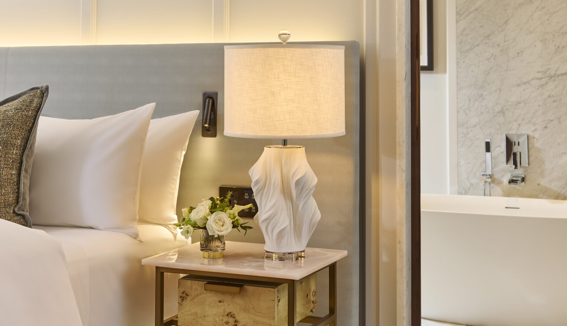 Hero desktop banner single